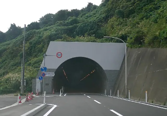 生鼻崎トンネル：脇本城の落ち武者の霊が潜む廃道の心霊噂