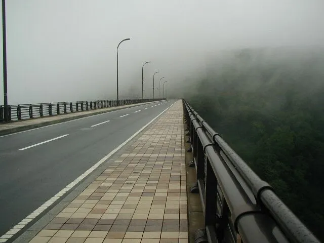 城ヶ倉大橋：十和田湖の闇に潜む自殺者の霊と引きずる影
