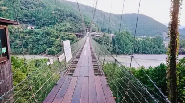 谷瀬の吊り橋：事故と自殺の霊が彷徨う十津川の吊り橋に潜む霊の真相