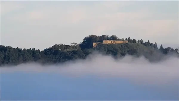 津和野城跡：武士の霊と夜の足音