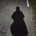 影が写ってない…これって心霊写真!? 怖いサインと目撃談の真相!