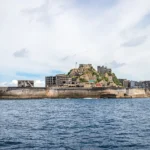 端島(軍艦島):幽霊島の廃墟に潜む炭鉱夫の霊と崩落の叫び