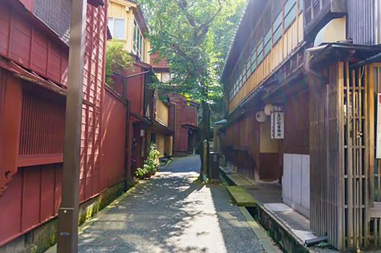 石川県 心霊スポット 主計町茶屋街（かずえまちちゃやがい）の裏路地