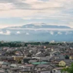 旧鶴岡陸軍病院跡:現役病院として残る戦争の記憶