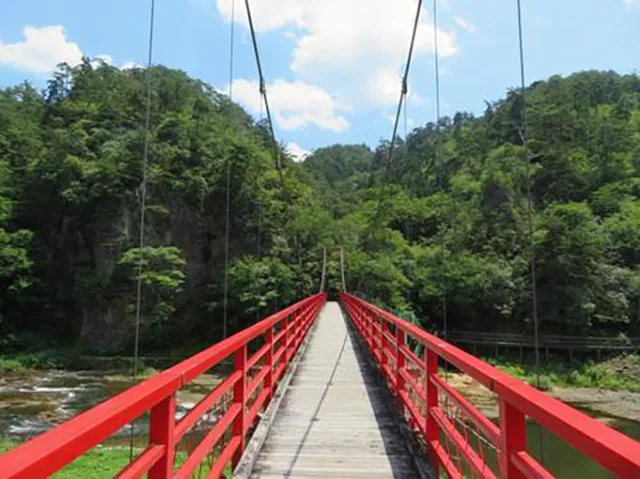 あゆのつり橋:霊が漂う夜と響く怪音