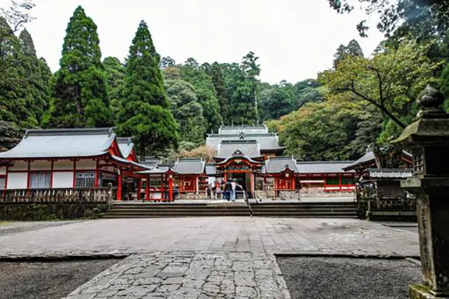 霧島神宮の霊域:火山の霊が囁く夜と響く呻き声