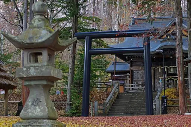 義経神社の心霊伝説：平取の歴史と漂う怪影