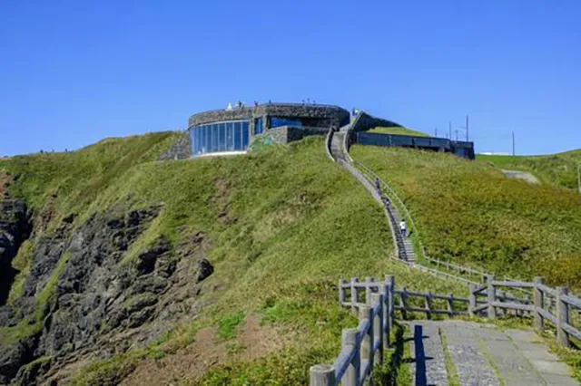 襟裳岬「風の館」周辺:強風の夜に漂う漁師の霊