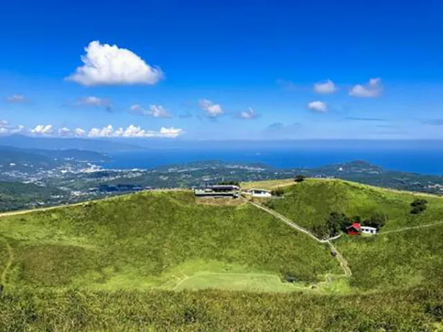 大室山：伊東の火山に響く夜の山道と霊気の囁き