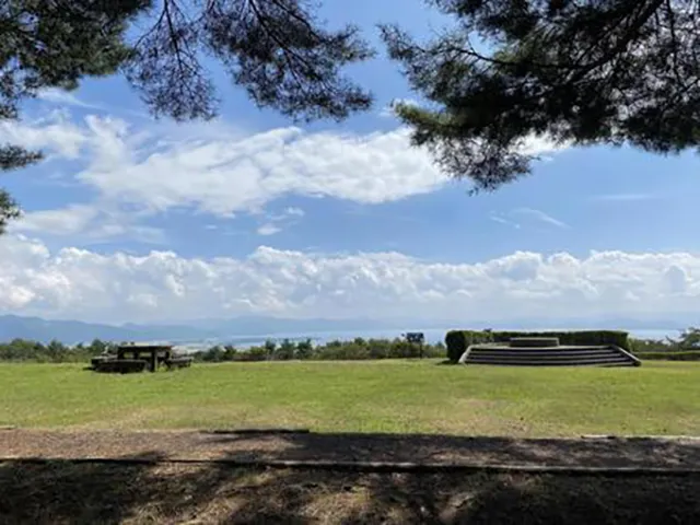 天鏡台(昭和の森公園):猪苗代湖畔の女性の霊と水面に揺れる不思議な影