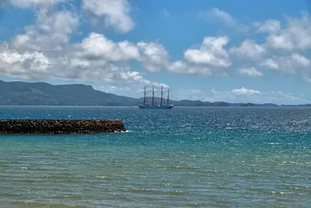 千里ヶ浜：夜の海辺に現れる幽霊船と声