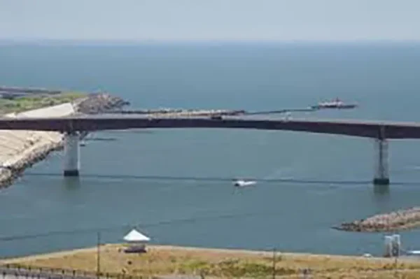 日和大橋：病院を指す霊と震災の記憶