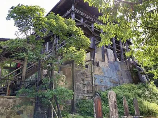 笠森観音：黒い影が囁く神秘の霊場