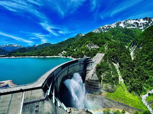 黒部ダムの心霊噂:建設時の尊い犠牲と冷たいトンネルの真相