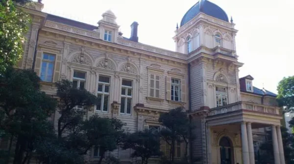 旧岩崎邸庭園：東京池之端に潜む明治の怪奇