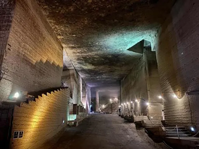 大谷採掘場の怪：霊と不気味な岩音