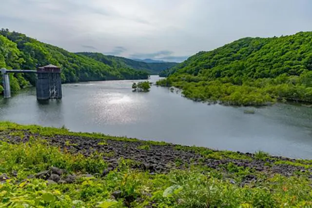 えにわ湖:自殺者の霊が底なし沼に引きずり込む恐怖の真相