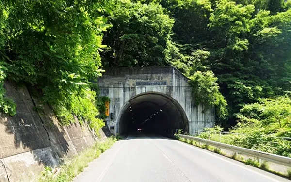 花無山トンネル：火災の亡魂が彷徨う廃道に響く女幽霊の悲鳴
