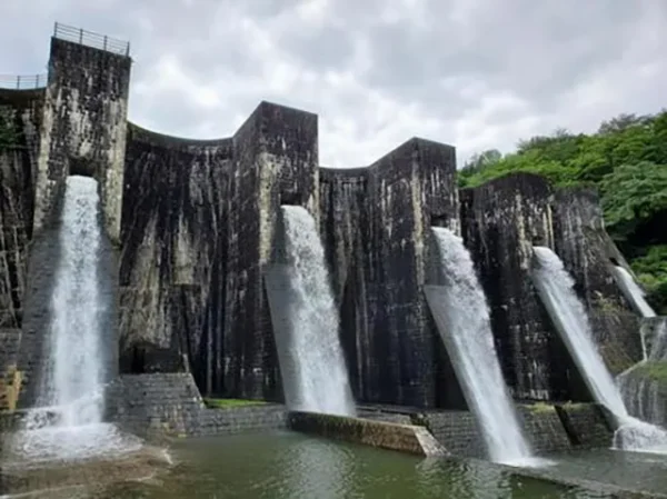 豊稔池ダム：香川の古い堰堤に響く事故死者の水音と人影