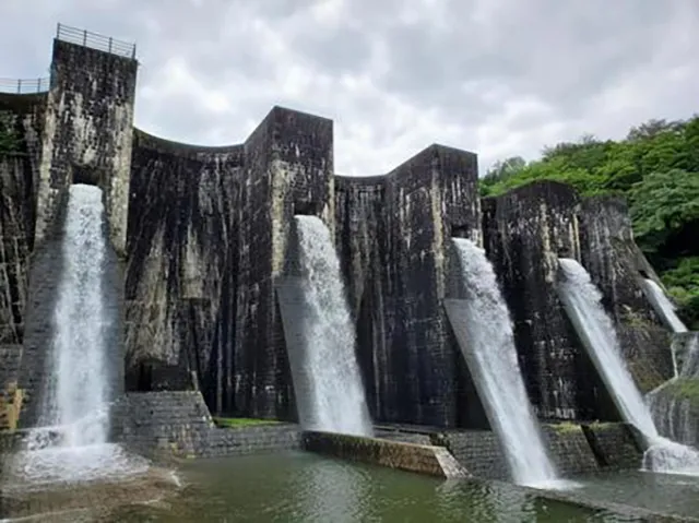 豊稔池ダム:香川の古い堰堤に響く事故死者の水音と人影