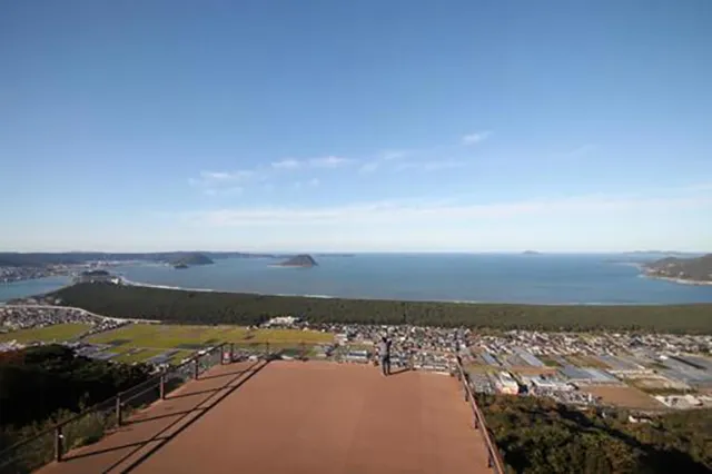 鏡山展望台:佐賀の夜景に漂う女性の霊と風のない鈴の音