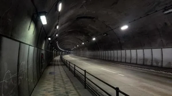 急に寒くなる幽霊の気配…実は気流の仕業？夜の神社やトンネルで起きる不気味な現象