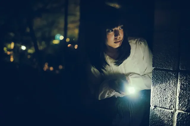 文化祭・学園祭でお化け屋敷を作る方法：低予算で教室を恐怖空間に