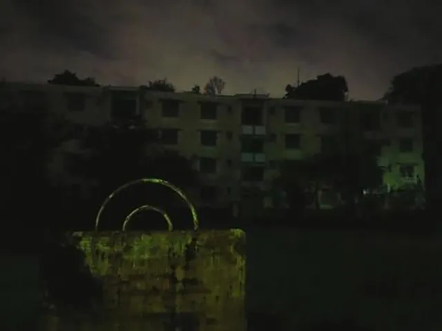 心霊スポットに行く夢が意味するものとは？無意識が囁く闇のメッセージ