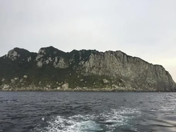 沖ノ島の幽霊噂：福岡の禁断の島に潜む宗像三女神の呪いと禁忌を破る者へ訪れる海道道の恐怖