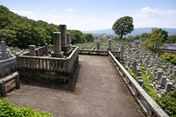 鳥辺野：京都三大葬送地の一つに漂う死魂の鬼火と泣き声