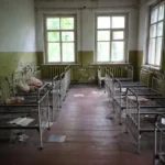 戦跡の旧日本陸軍施設で影が動く錯覚:低照度視覚と残像のメカニズム