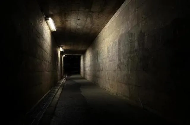 用水路・側溝・河川敷沿いの道