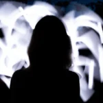 オーブ現象と画像科学の真実：RAW検証で心霊写真が崩壊する瞬間