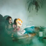 怖い話がストレス解消になる理由：進化と脳化学が織りなすパラドックス