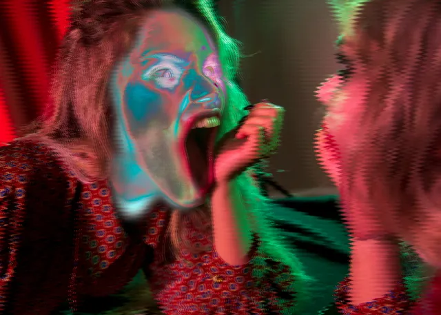 心霊 × 錯覚・トリック・視覚現象：舞台装置・反射・光学現象が“幽霊”を作り出す仕組み