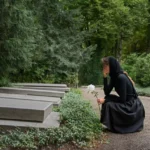 慰霊地で“急に気配を感じる”現象:環境ノイズと注意の偏り