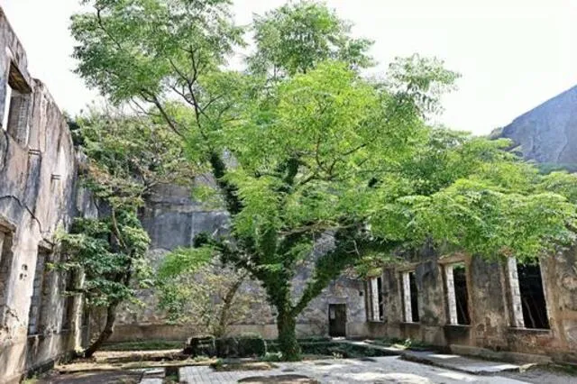 日本の戦争遺構:地下要塞・沖縄ガマ・要塞跡で語られる戦没者の叫びと不思議体験