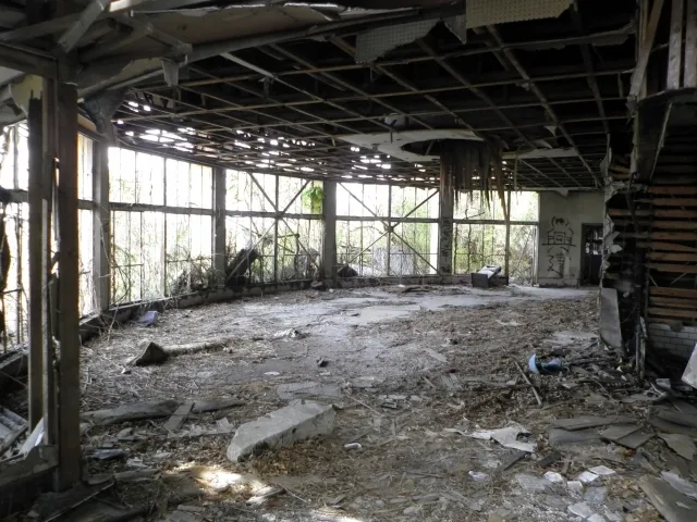 廃墟探索の安全ガイド：必需品・服装・ルールとマナー徹底版